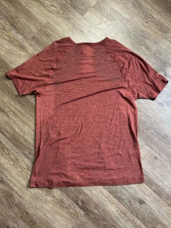 Gymshark Versatile Seamless Short Sleeve T-Shirt - Rust Brown - Picture 4 of 4